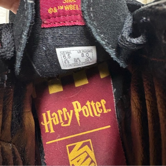 Vans Sk8-Hi Harry Potter Gryffindor Sneakers Black Red Women’s 8 - Picture 8 of 12